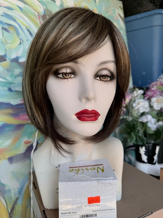 Noriko Other - Natural-Look Short Bob Wig in Chocolate Frost - Unlabeled Brand